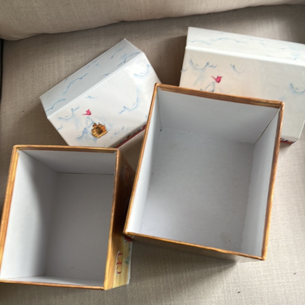 Set of Two House Shaped Nested Gift Boxes with Lids - Picture 5 of 5